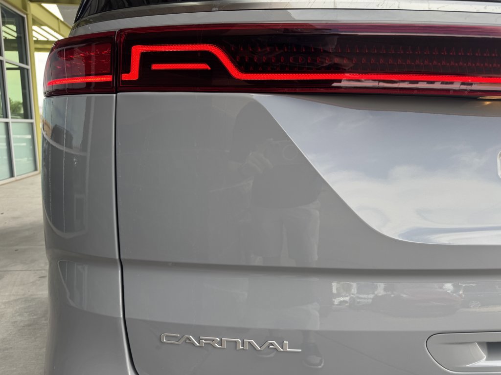 Used 2024 Kia Carnival SX Prestige FWD image 14