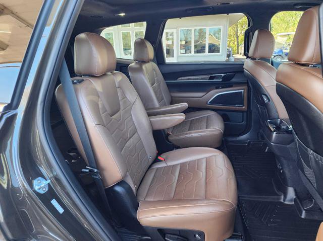 Used 2020 Kia Telluride SX w/ SX Prestige Package image 23