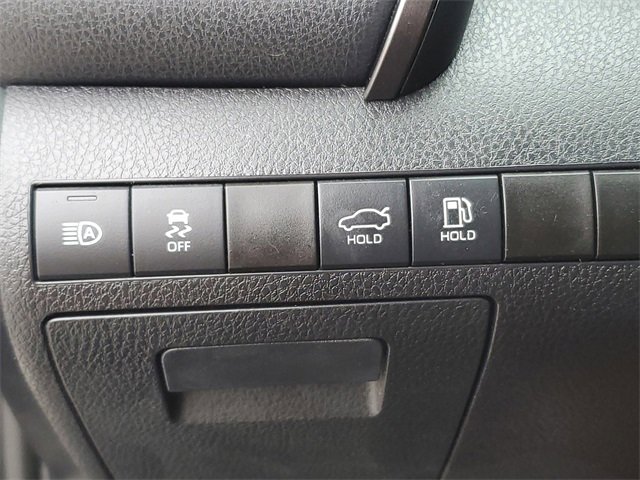 Used 2021 Toyota Camry LE image 24