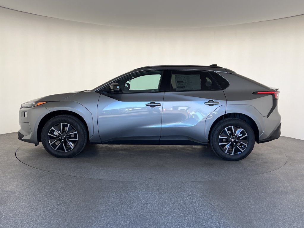 New 2026 Subaru Solterra AWD/4WD image 8