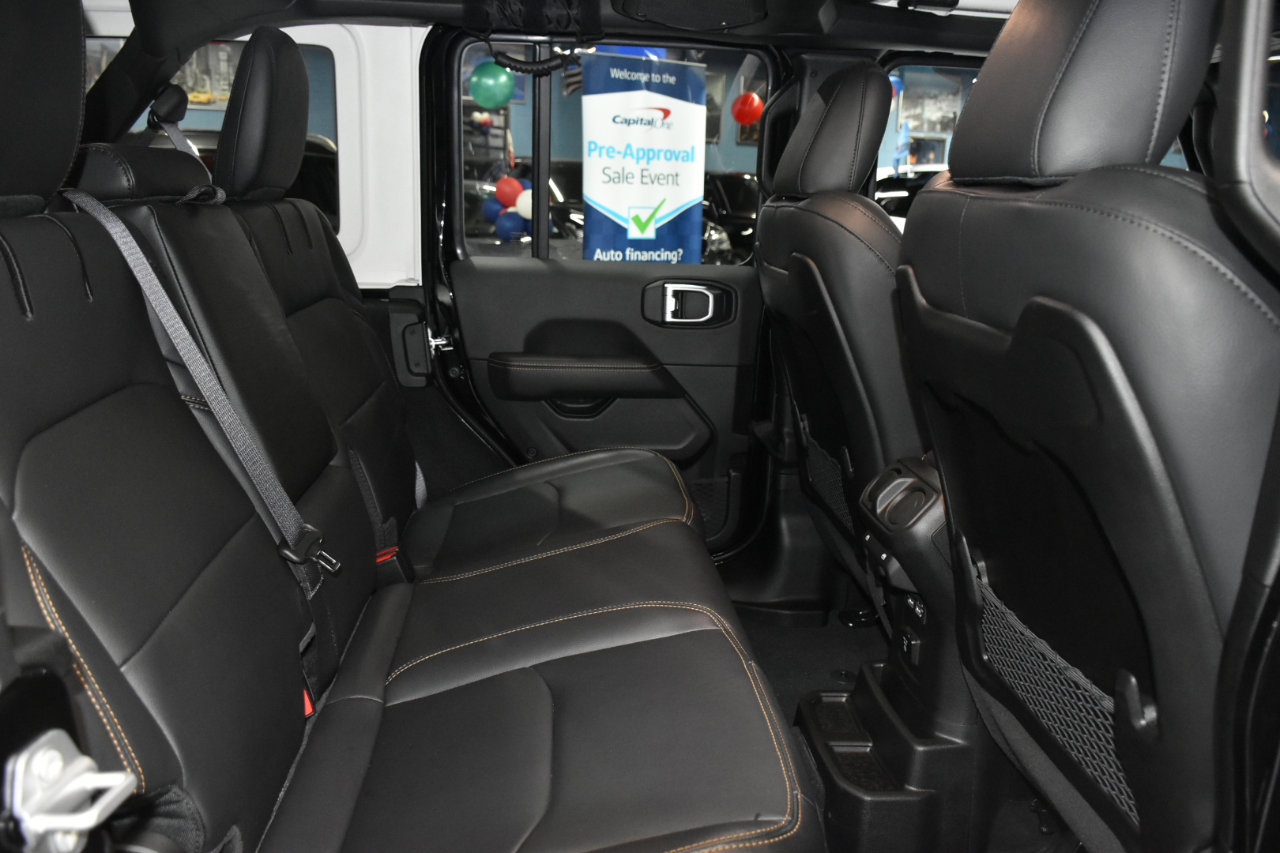 Used 2024 Jeep Wrangler Unlimited Sahara w/ Technology Group image 37