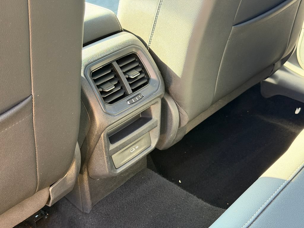 Certified 2022 Volkswagen Taos SE FWD image 24