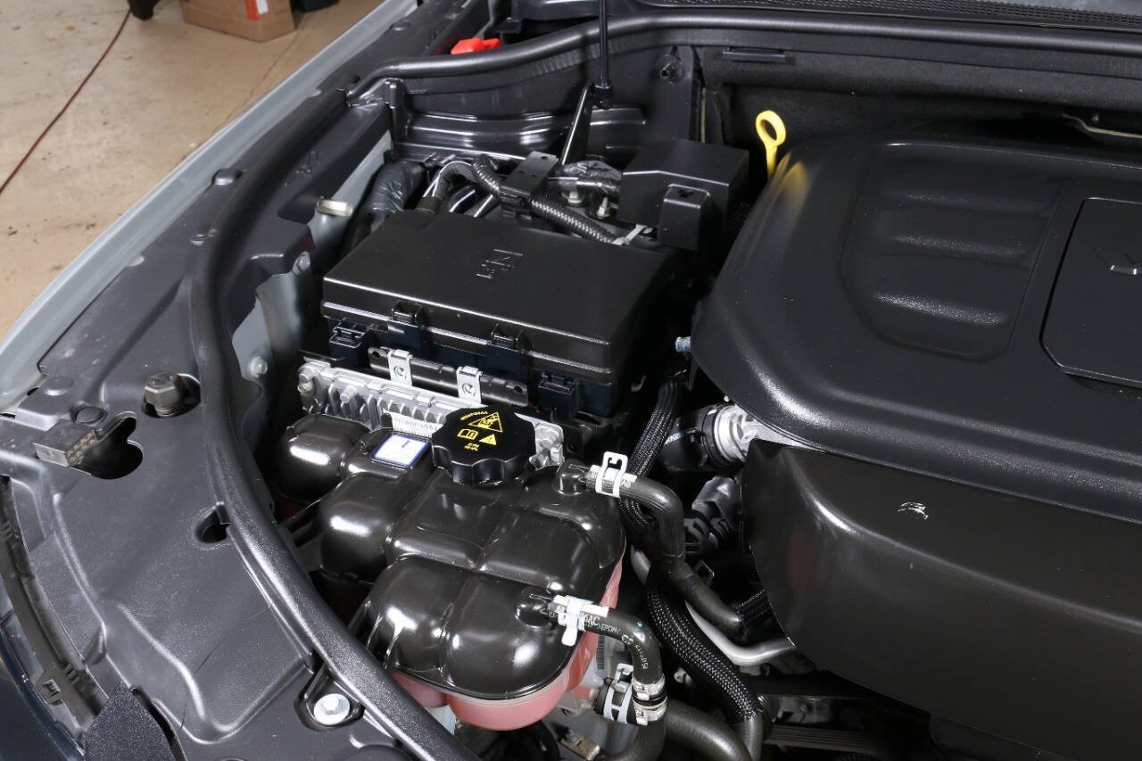 Used 2020 Jeep Grand Cherokee Altitude RWD image 9