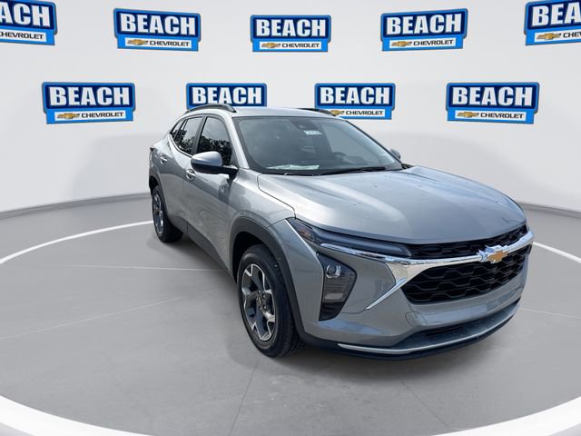 New 2026 Chevrolet Trax LT w/ Driver Confidence Package image 2