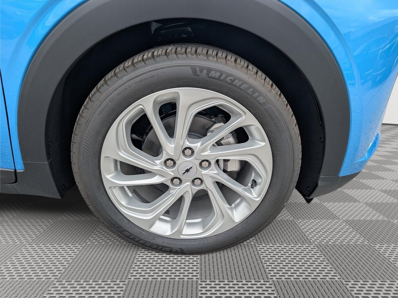 New 2027 Chevrolet Bolt LT FWD image 5