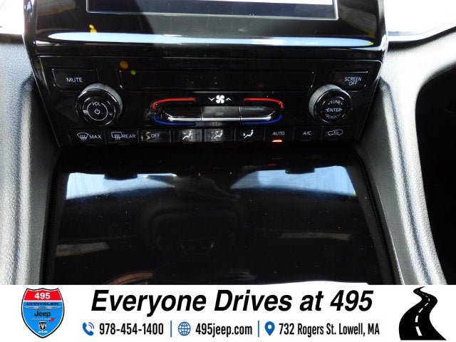 Used 2025 Jeep Grand Cherokee Laredo X AWD/4WD image 29