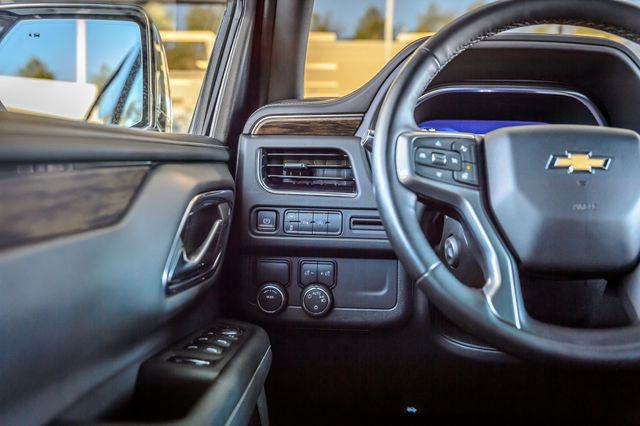 Used 2023 Chevrolet Suburban Premier image 38