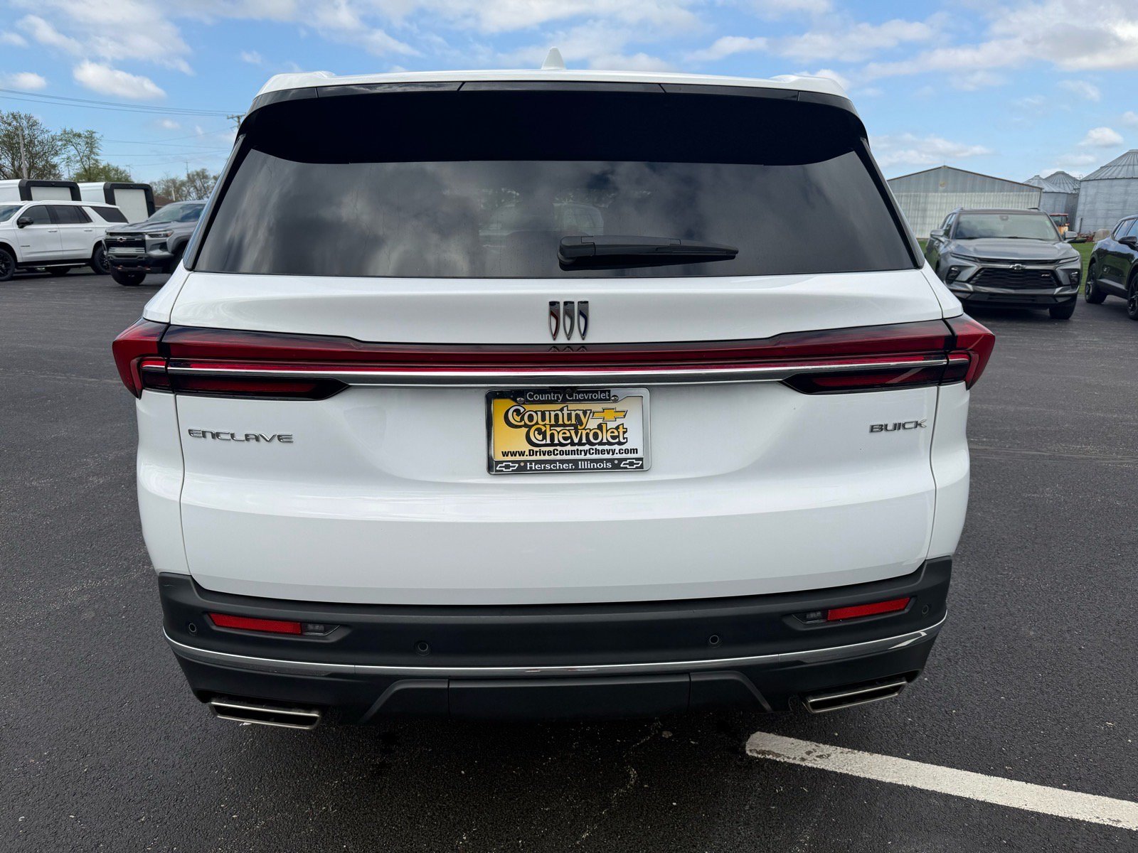 Used 2025 Buick Enclave Preferred FWD image 4