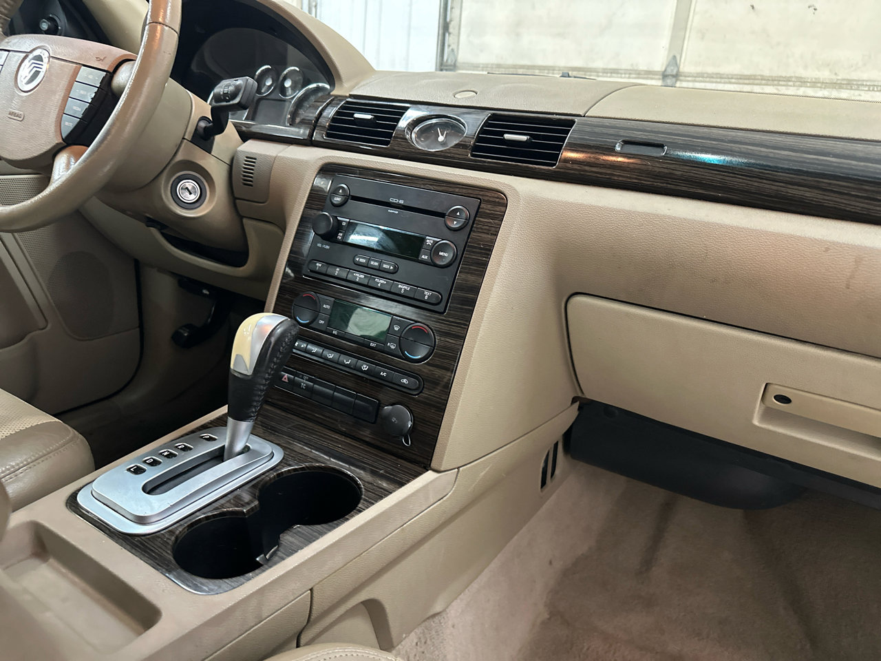 Used 2005 Mercury Montego Luxury image 34