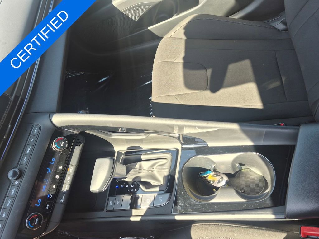 Used 2025 Hyundai Elantra SEL image 16