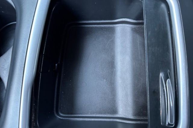 Used 2021 Chrysler Pacifica Touring-L FWD image 34
