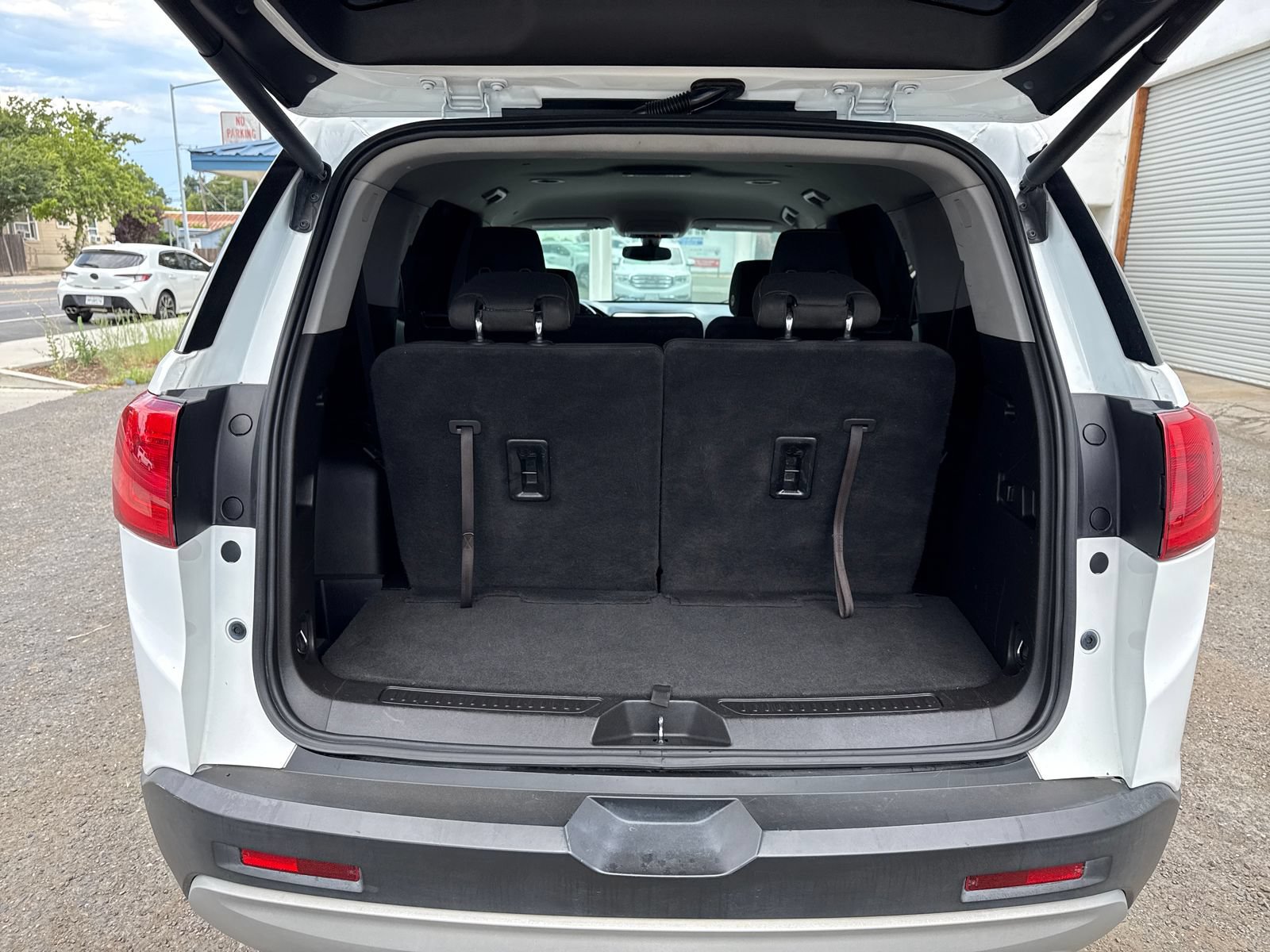Used 2019 GMC Acadia SLE FWD image 23