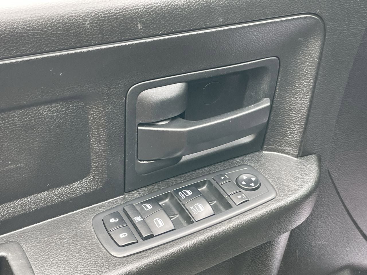 Used 2019 RAM 1500 Express w/ Express Value Package AWD/4WD image 29