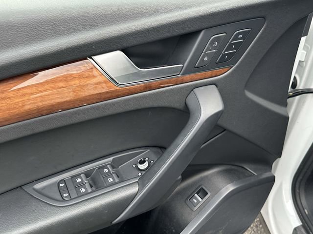 Used 2023 Audi Q5 2.0T Premium w/ Convenience Package image 20