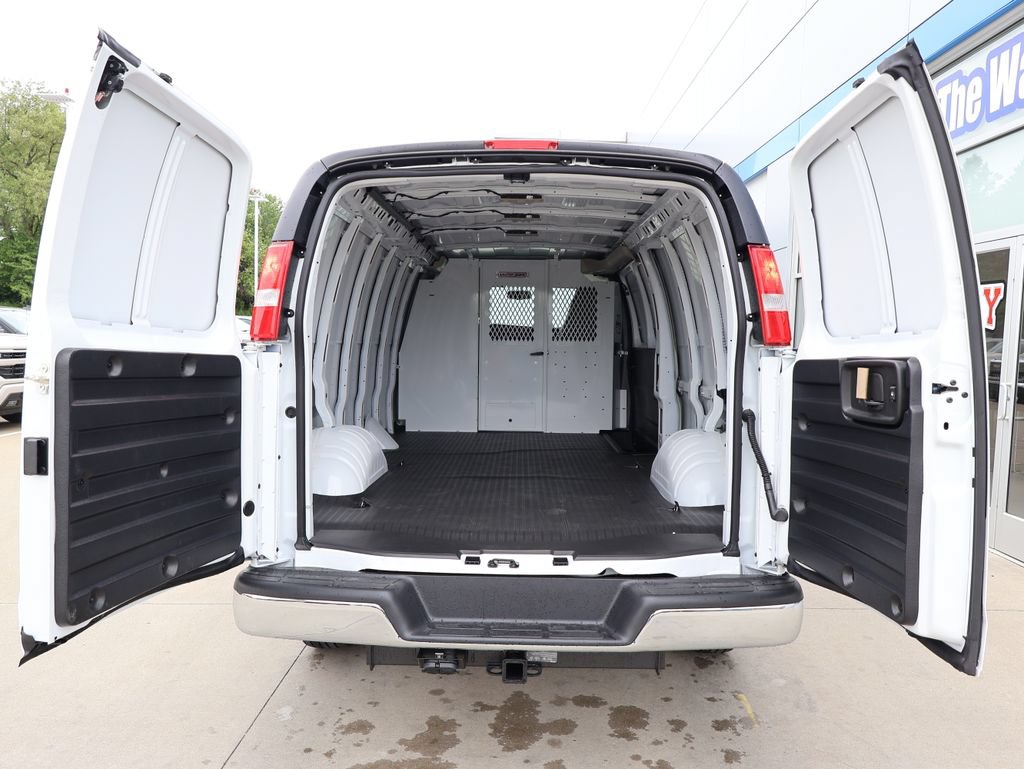 New 2026 Chevrolet Express 3500 Extended w/ Driver Convenience Package RWD image 22
