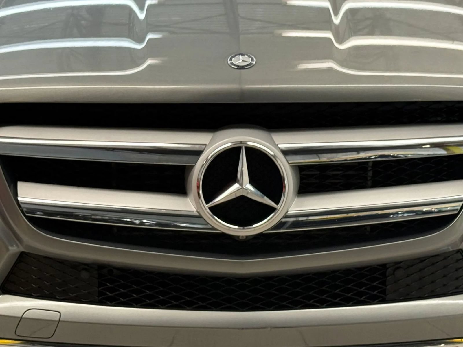 Used 2016 Mercedes-Benz GL 320 BlueTEC 4MATIC w/ Premium I Package image 5