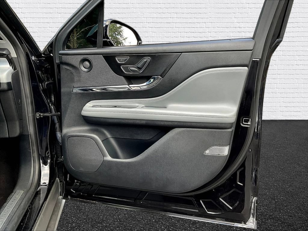 Used 2021 Lincoln Corsair Reserve FWD image 22