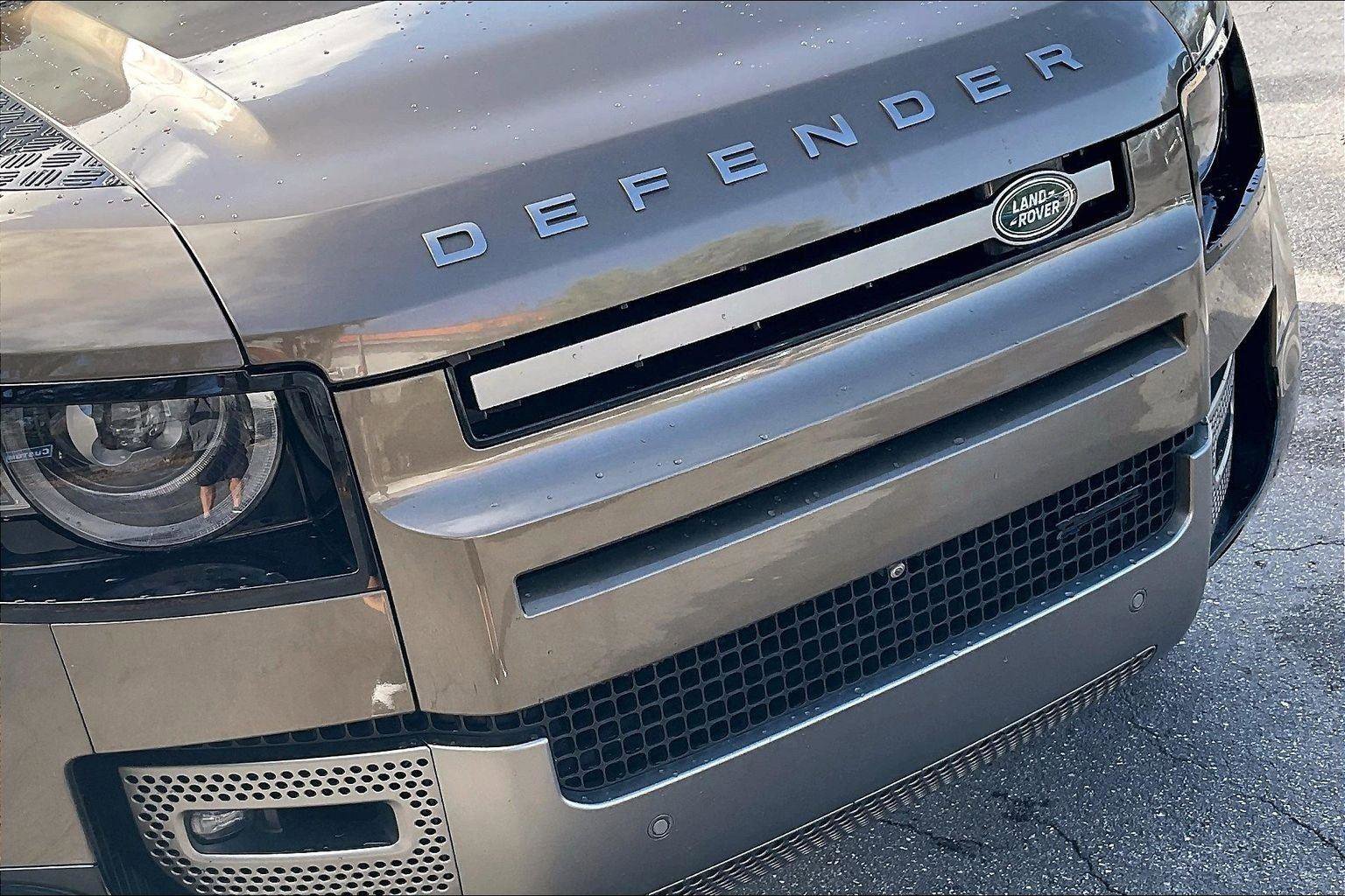 Used 2022 Land Rover Defender 110 X-Dynamic HSE AWD/4WD image 35