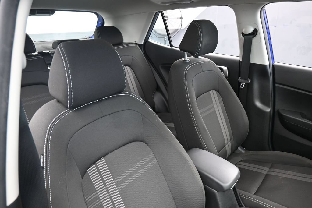 Used 2022 Hyundai Venue SEL FWD image 36