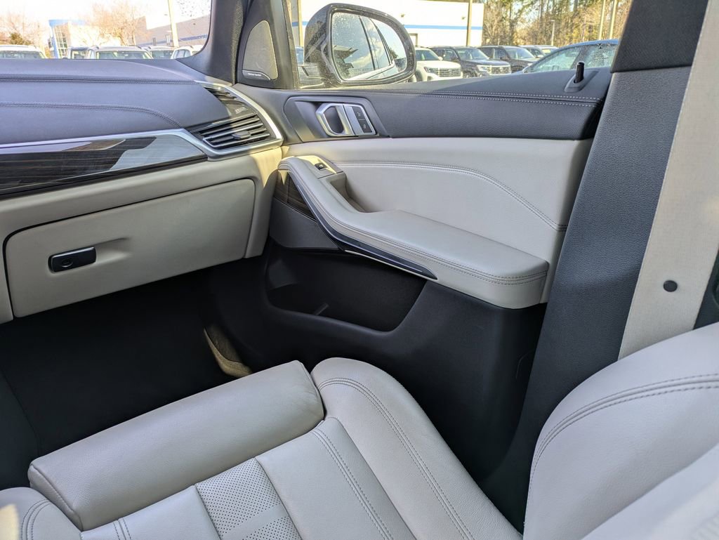Used 2021 BMW X5 xDrive40i w/ Premium Package image 22