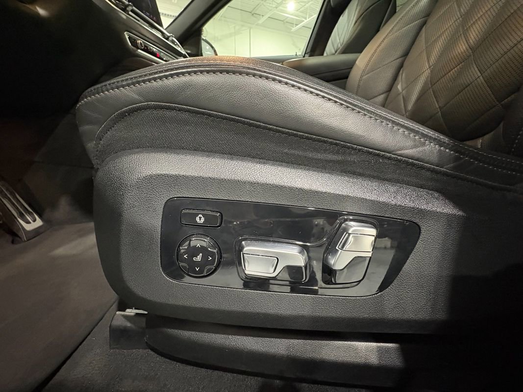 Used 2024 BMW X6 xDrive40i image 11