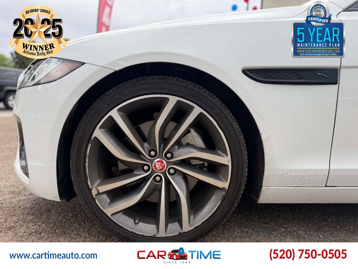 Used 2022 Jaguar XF SE RWD image 5