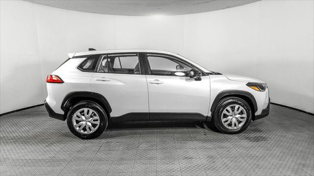 Used 2024 Toyota Corolla Cross L FWD image 19