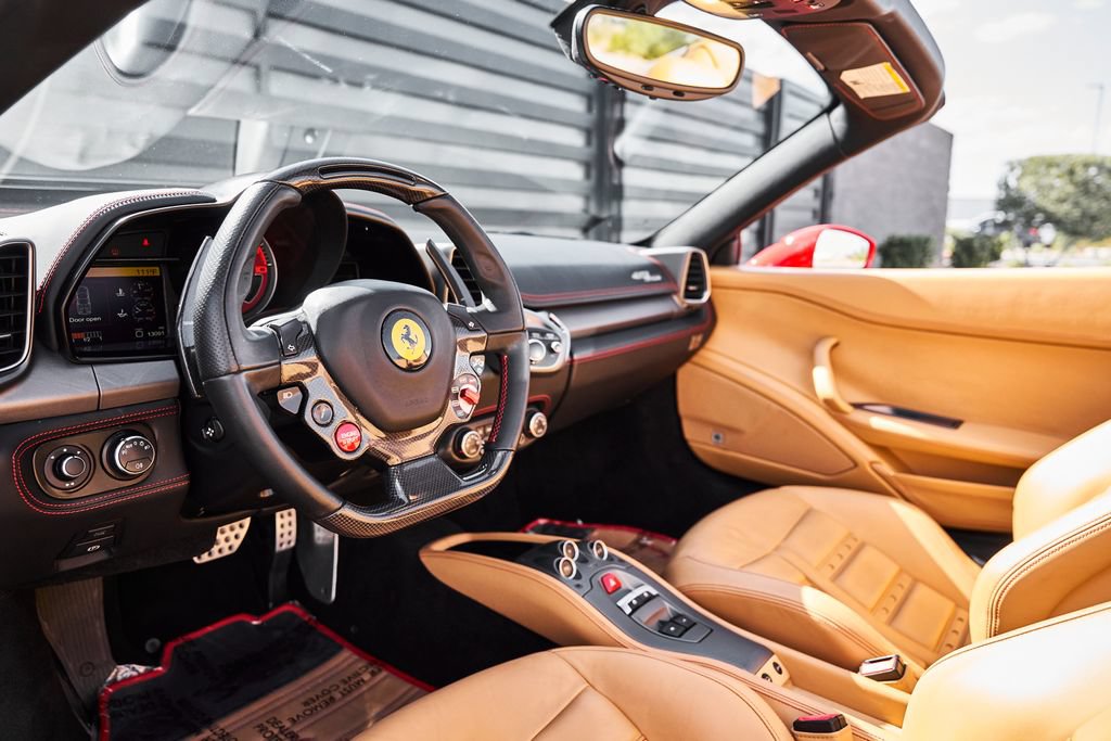 Used 2012 Ferrari 458 Spider RWD image 2