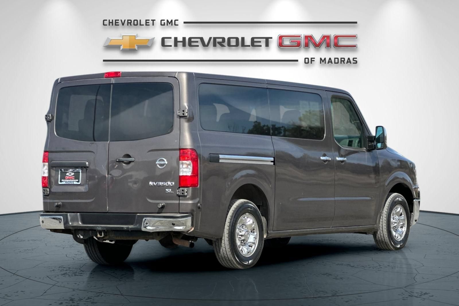 Used 2019 Nissan NV 3500 SL RWD image 3