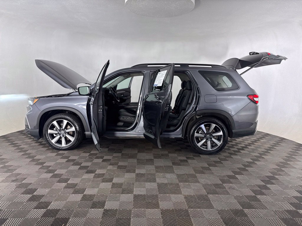 Used 2023 Honda Pilot Elite image 14