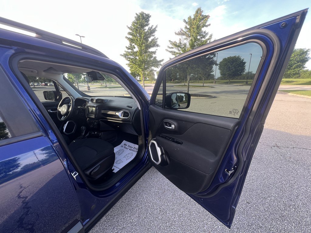 Used 2019 Jeep Renegade Sport w/ Sport Appearance Group AWD/4WD image 10