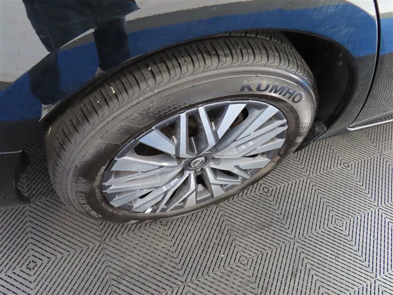 Used 2025 Nissan Altima 2.5 SV FWD image 8