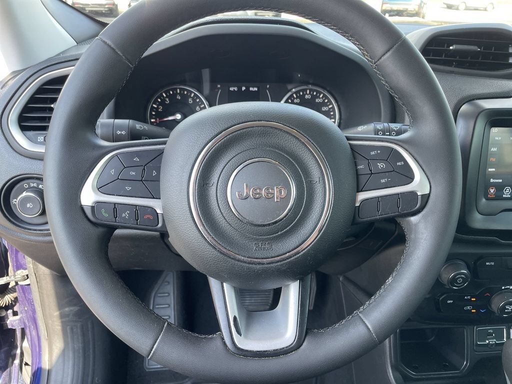 Used 2019 Jeep Renegade Latitude FWD image 14