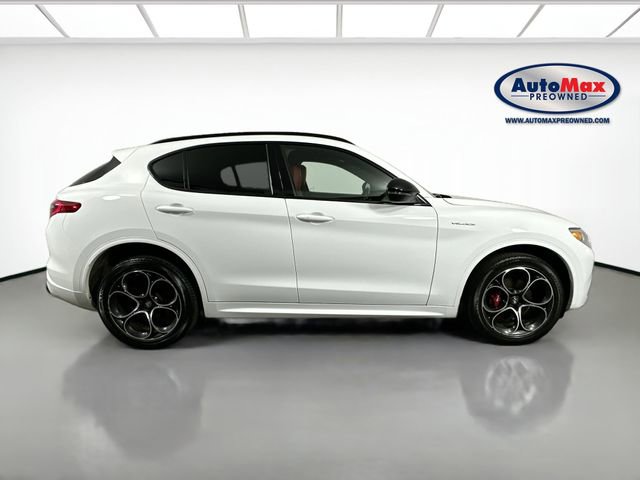 Used 2023 Alfa Romeo Stelvio Veloce image 10