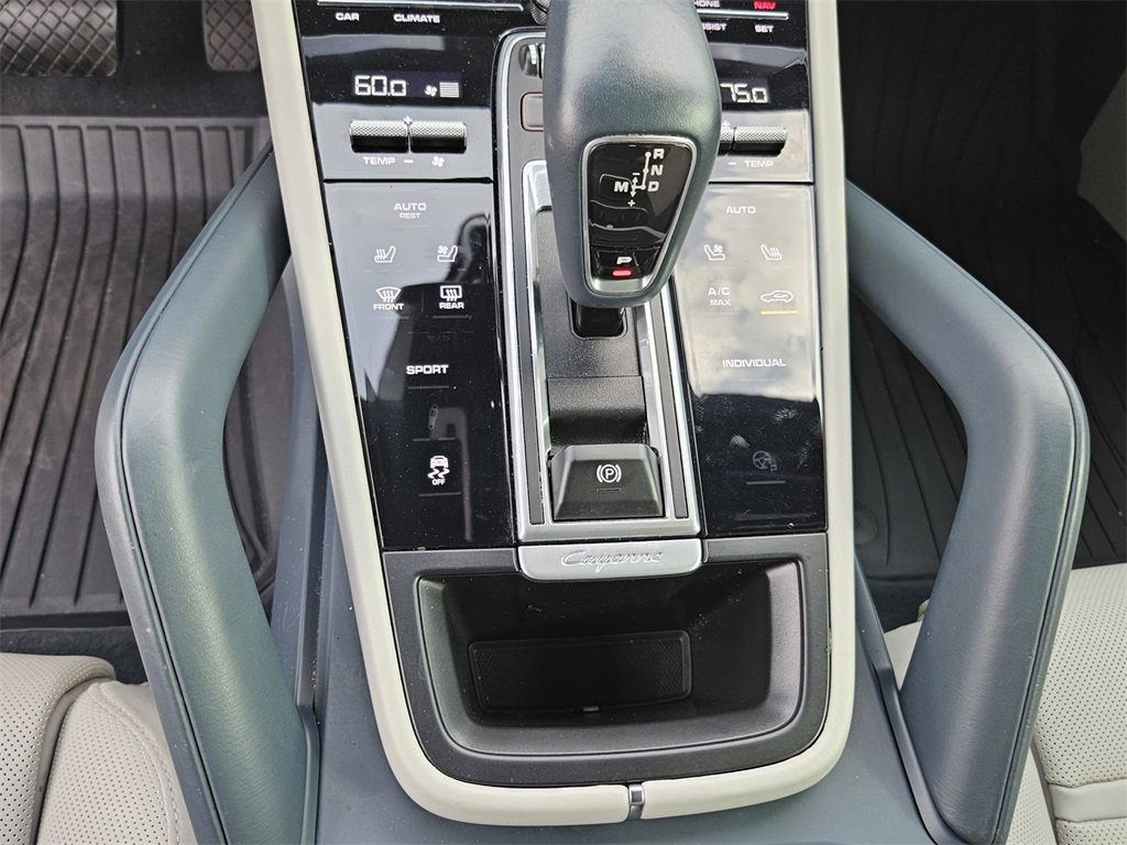 Used 2022 Porsche Cayenne image 22