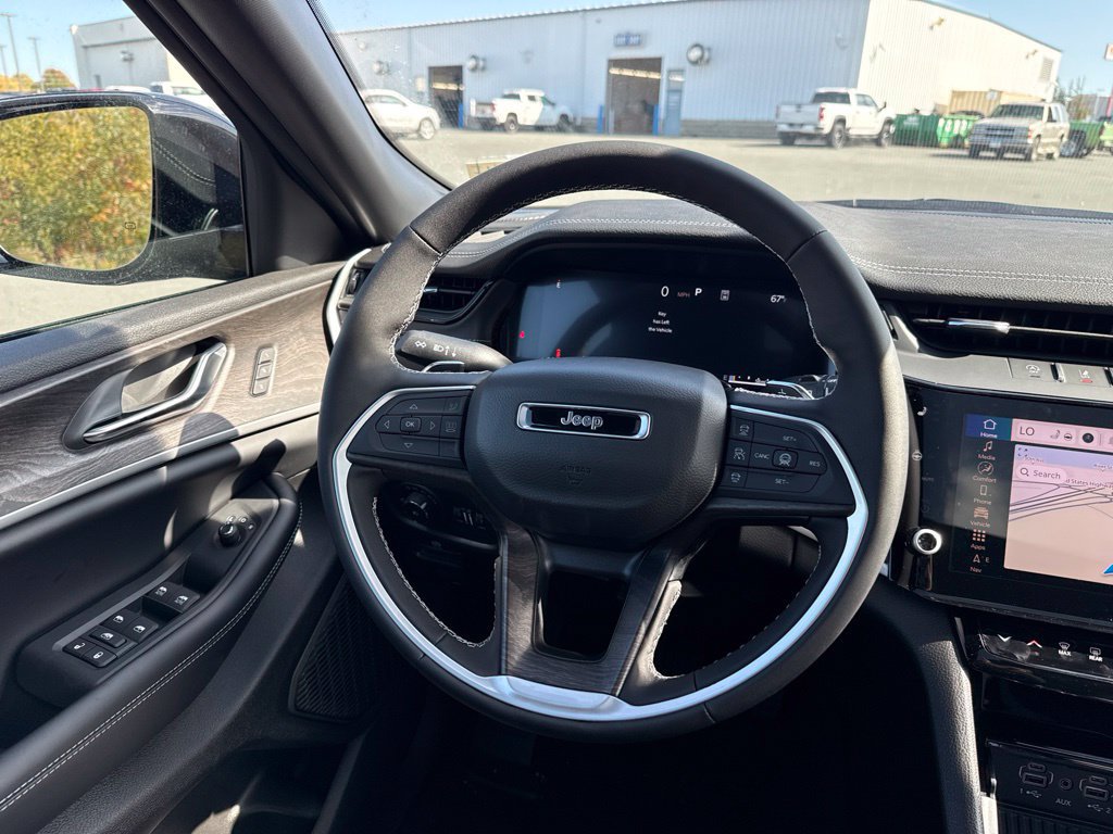 New 2027 Jeep Grand Cherokee Limited AWD/4WD image 16