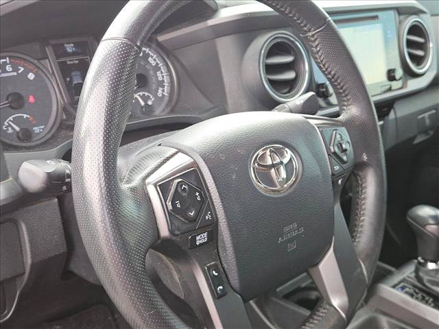 Used 2017 Toyota Tacoma TRD Off-Road AWD/4WD image 9
