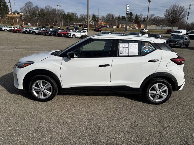 Used 2024 Nissan Kicks S image 2