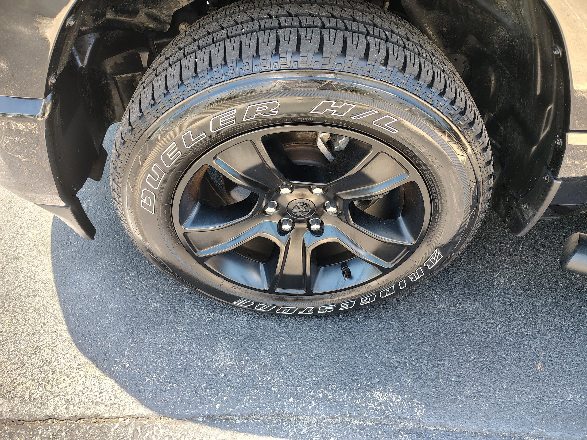 Used 2023 RAM 1500 Big Horn AWD/4WD image 3