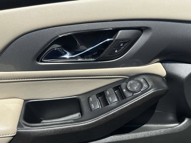 Used 2023 Chevrolet Traverse LS FWD image 15
