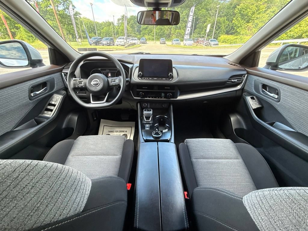 Used 2023 Nissan Rogue SV AWD/4WD image 11