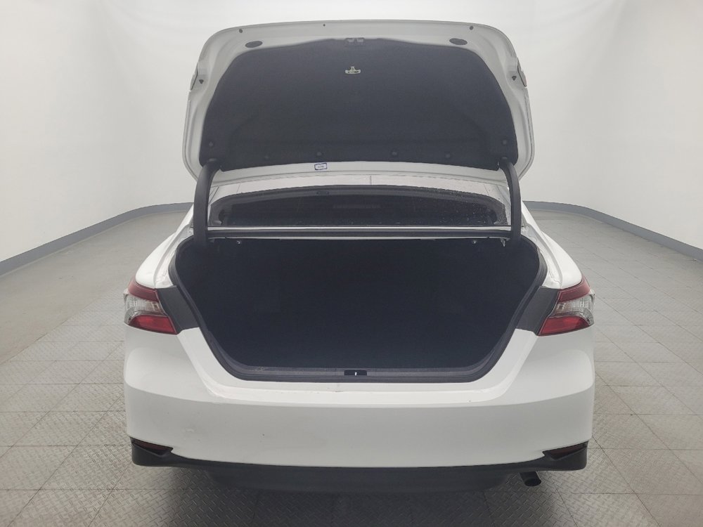 Used 2021 Toyota Camry LE image 29