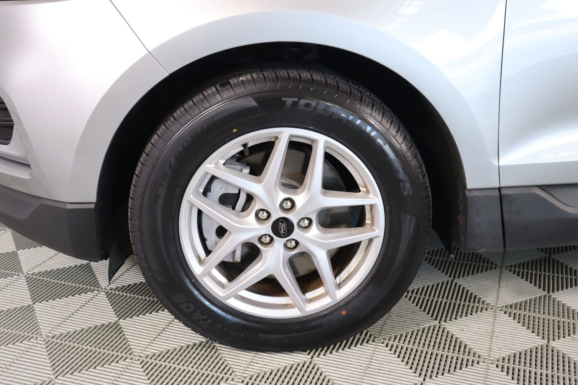 Used 2023 Ford Edge SEL image 17