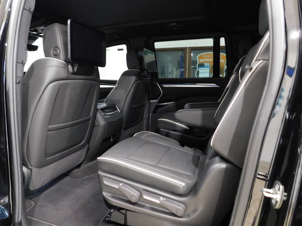 Used 2026 Cadillac Escalade ESV Luxury AWD/4WD image 75