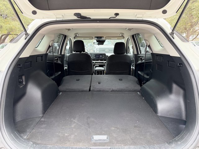 Used 2024 Kia Sportage LX image 18