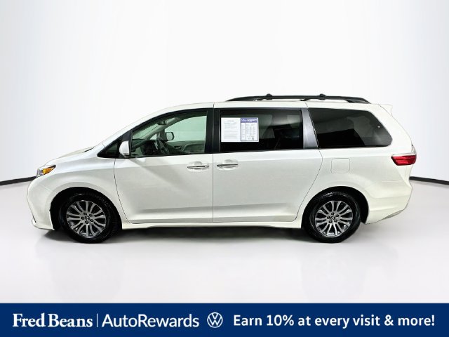 Used 2018 Toyota Sienna XLE Premium FWD image 5