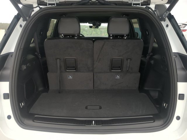 New 2027 Jeep Grand Cherokee L Limited RWD image 14