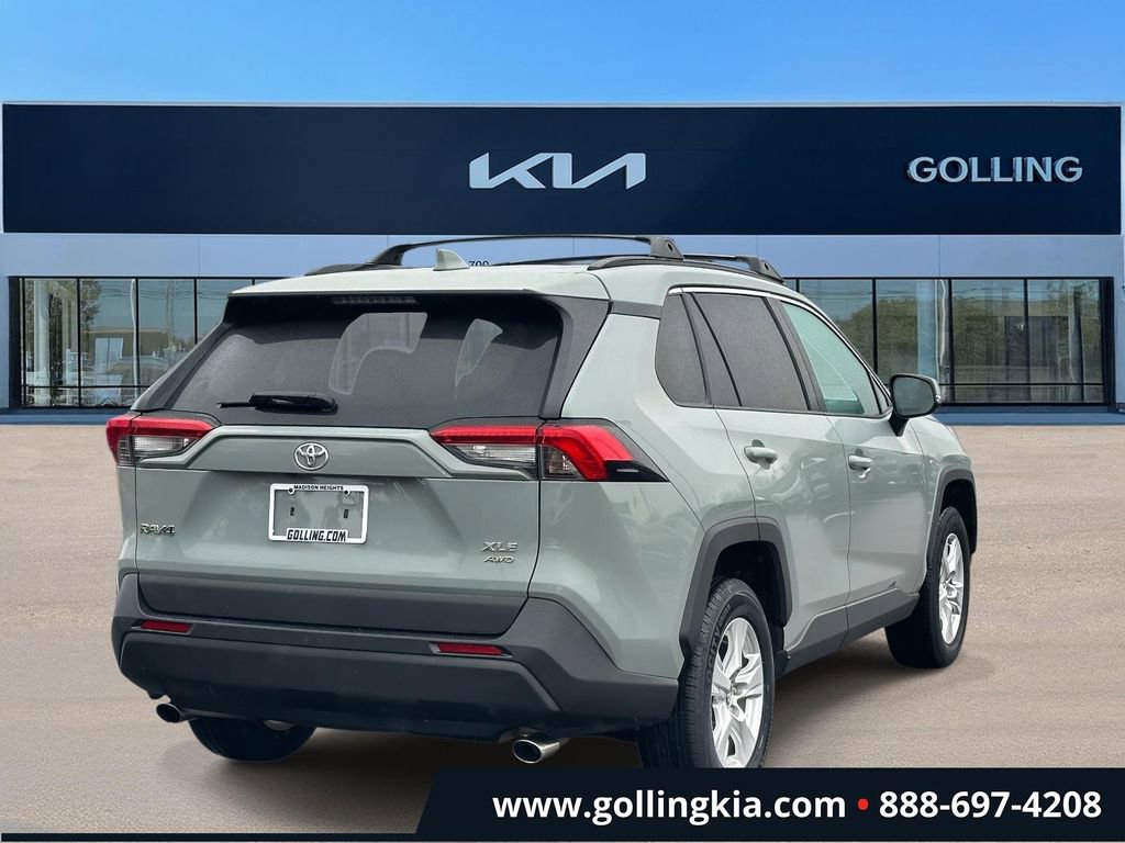 Used 2020 Toyota RAV4 XLE w/ Convenience Package AWD/4WD image 3