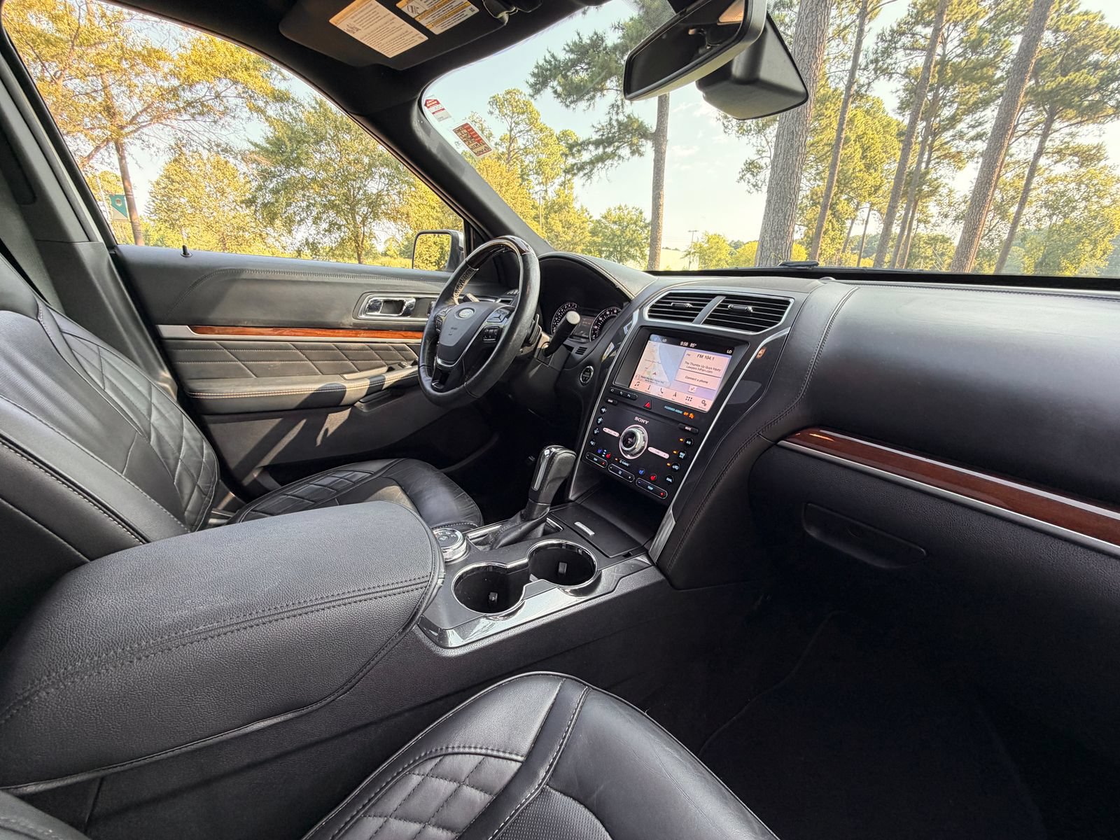 Used 2019 Ford Explorer Platinum AWD/4WD image 19