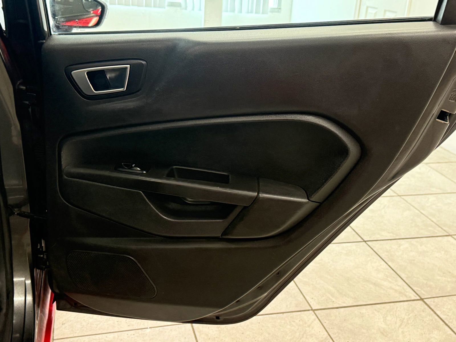 Used 2015 Ford Fiesta SE image 20
